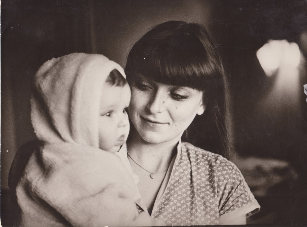 Катя Яровая с дочерью Катей Рыбаковой. Хабаровск. 1981 г.